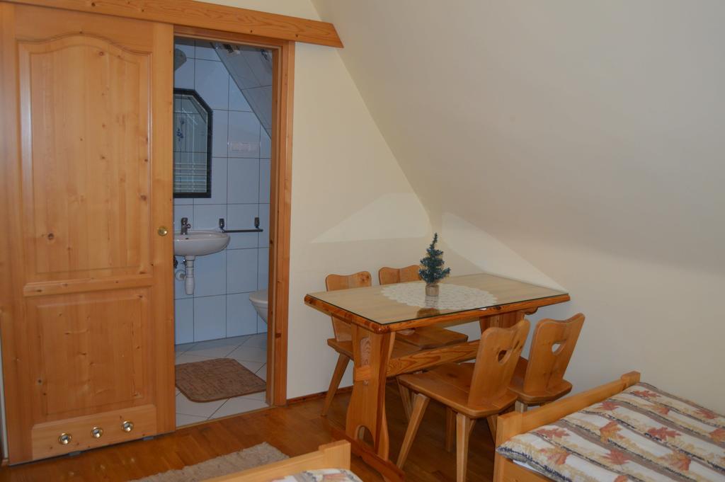 Pokoje Goscinne U Gordona Poronin Kamer foto