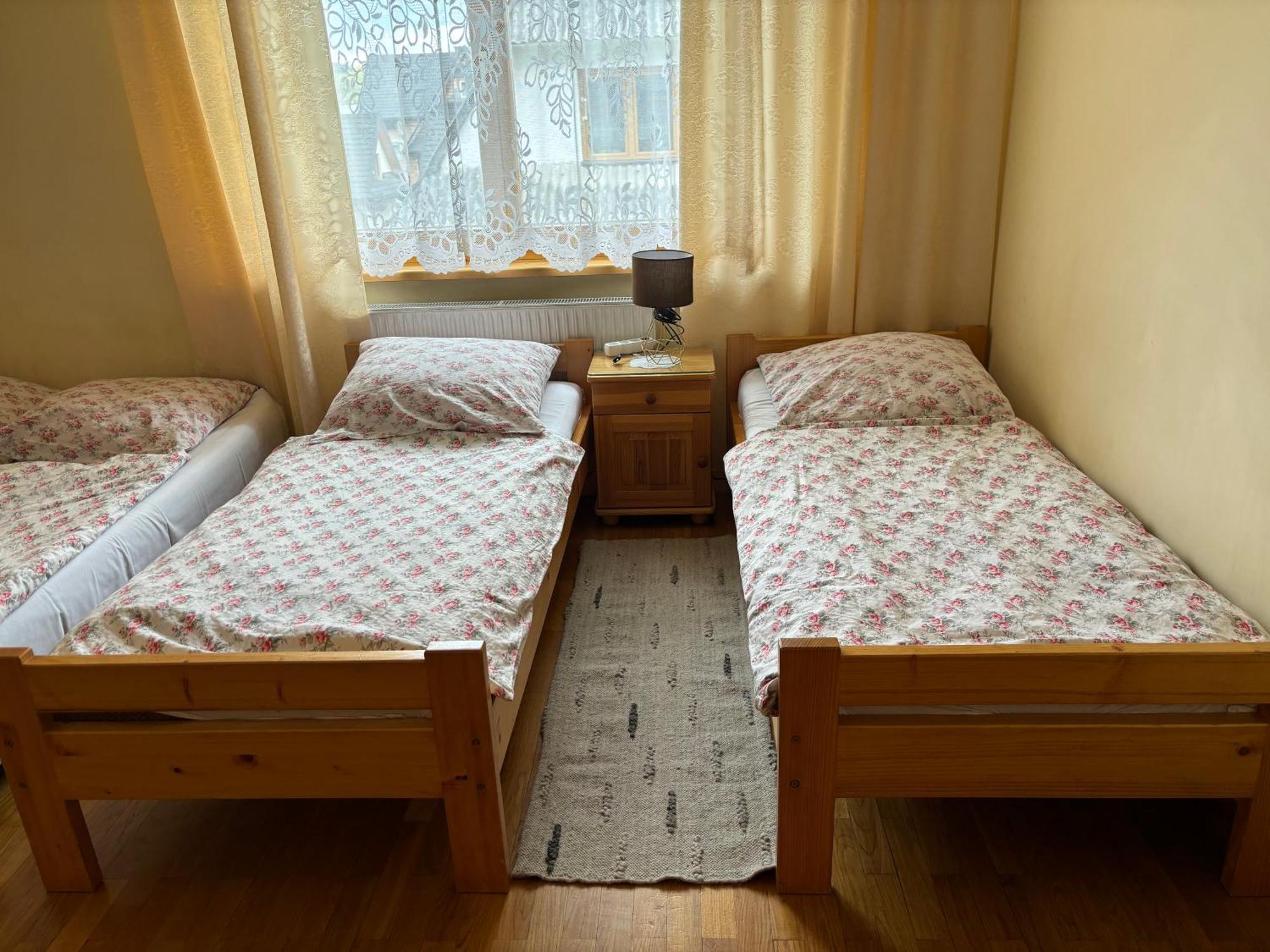 Pokoje Goscinne U Gordona Poronin Buitenkant foto