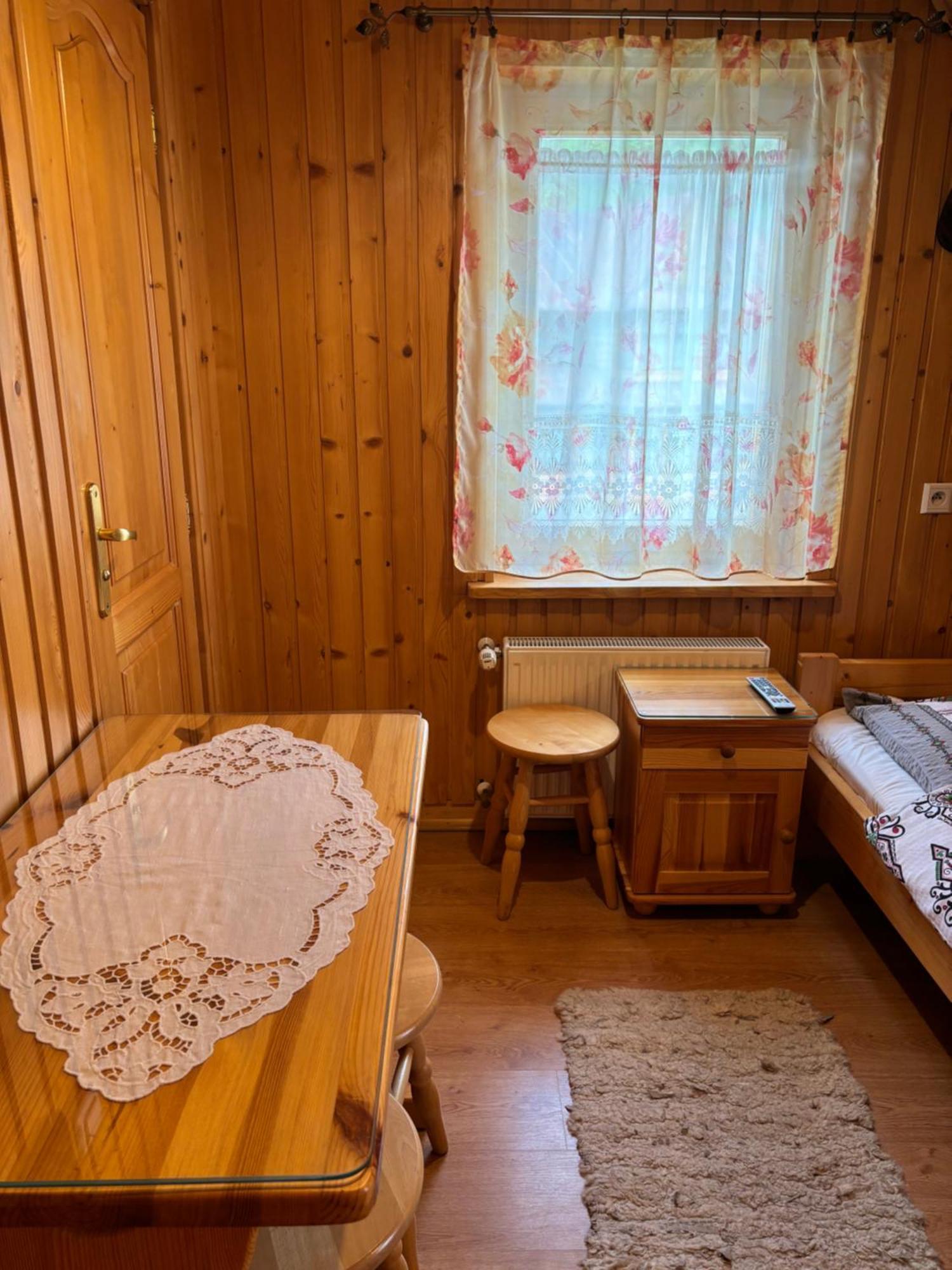 Pokoje Goscinne U Gordona Poronin Buitenkant foto